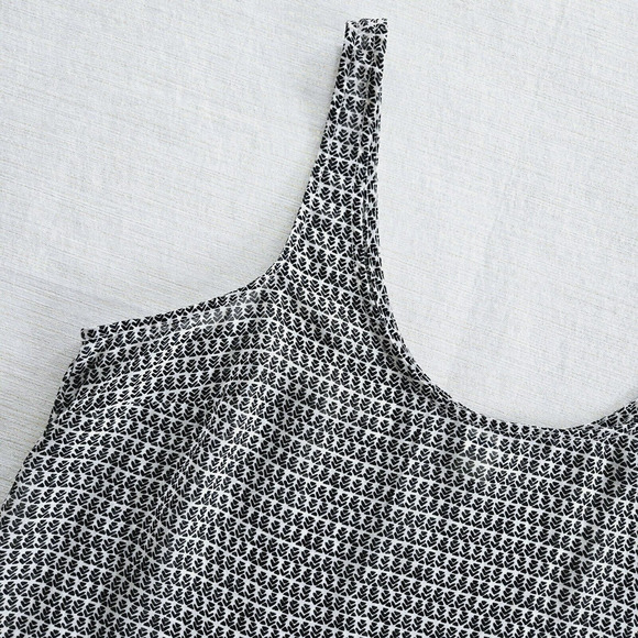 Old Navy Tank Top Womens M Lightweight Semi Sheer Black White Aztec Print Boho - Picture 6 of 11